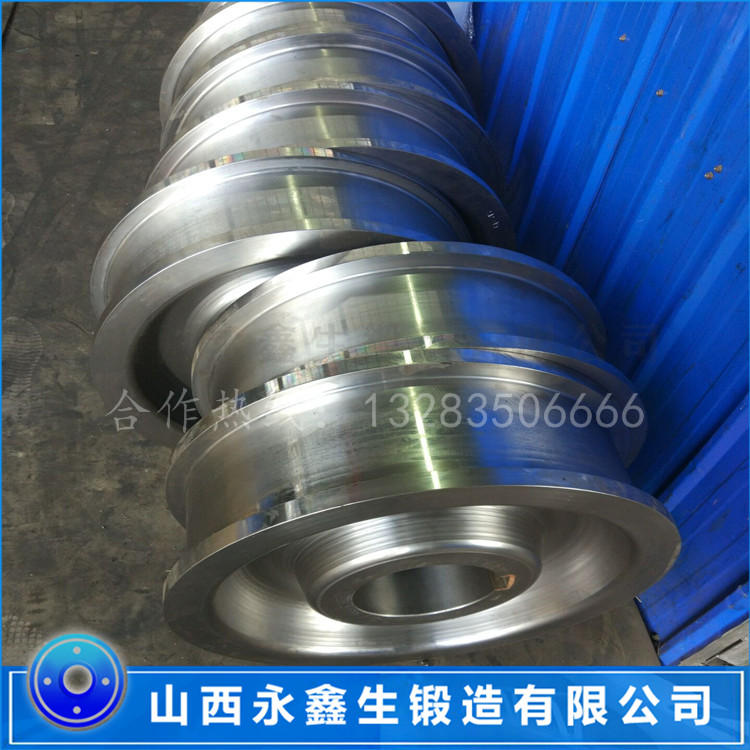 加工G17BK型粘油罐車車輪鍛件