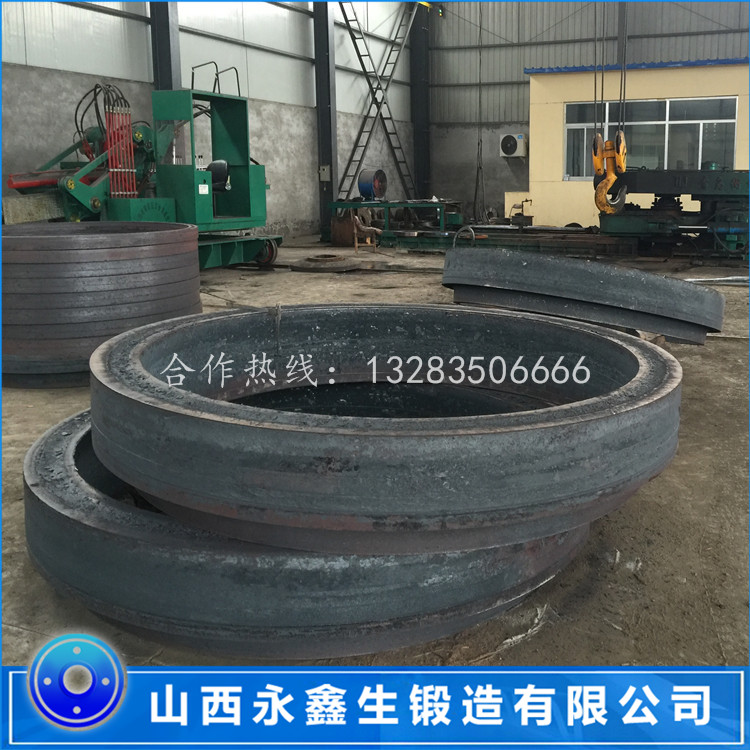 大型內(nèi)齒圈毛坯鍛件